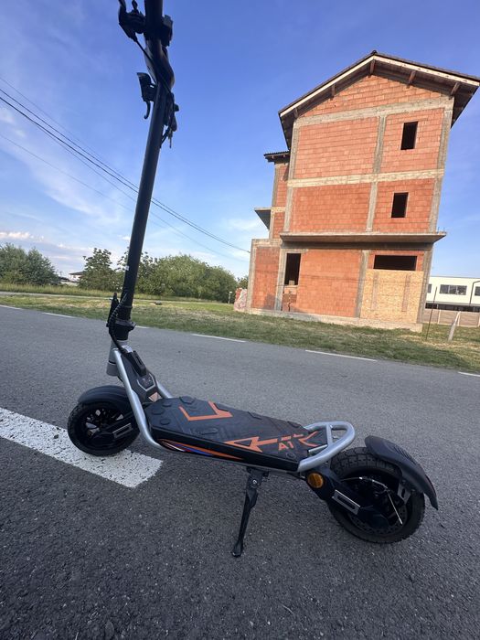 Trotineta electrica KUKIRIN A1 (2025)