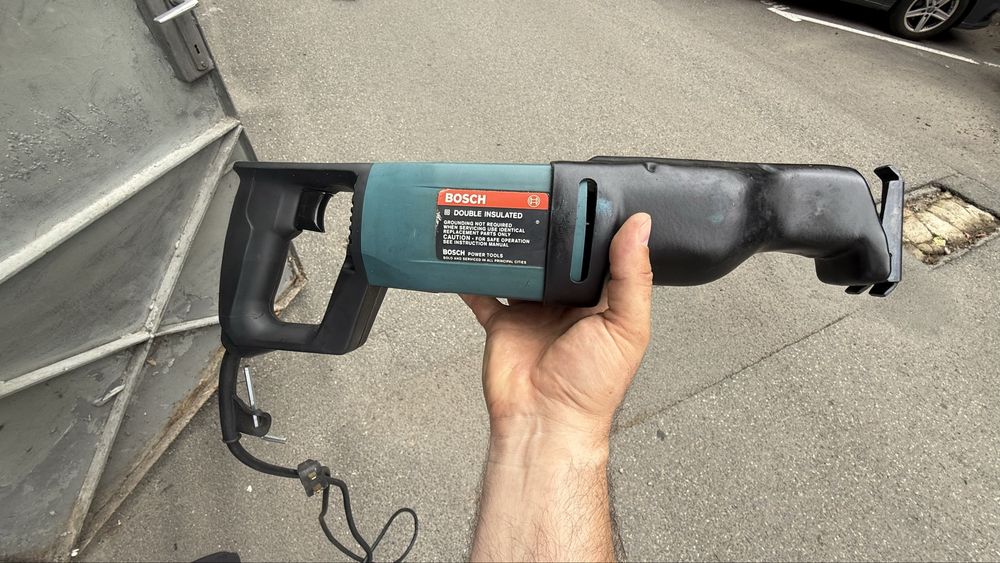 Bosch 1631 Fierăstrău sabie profesional USA + cutie metalică originală