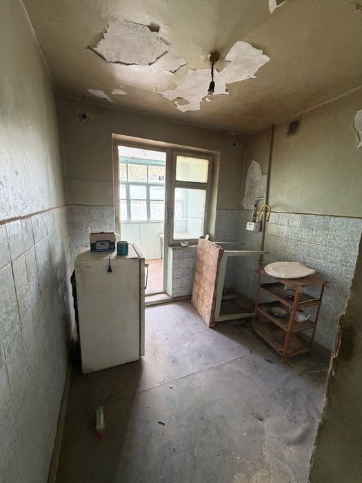3 хонали квартира 2 қаватда подезд чап томони иккитомонлама