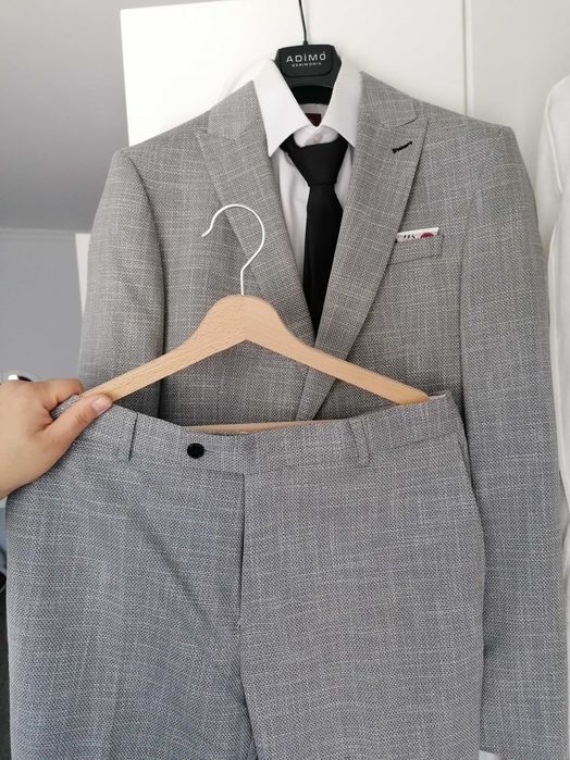 Официален мъжки костюм