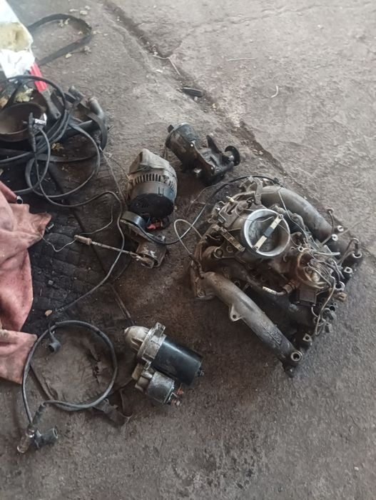 Продам двигатель 102 в разборе