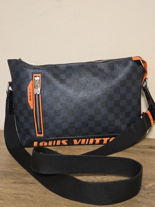 Louis Vuitton Limited Edition оригинална унисекс чанта