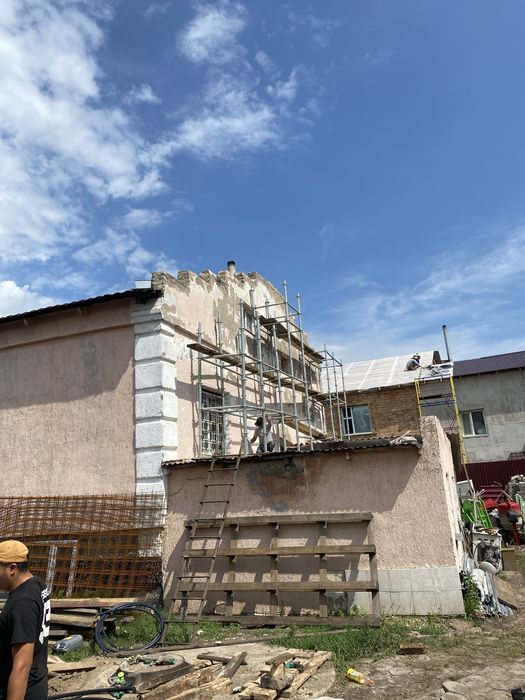 Строитель леса для фассада