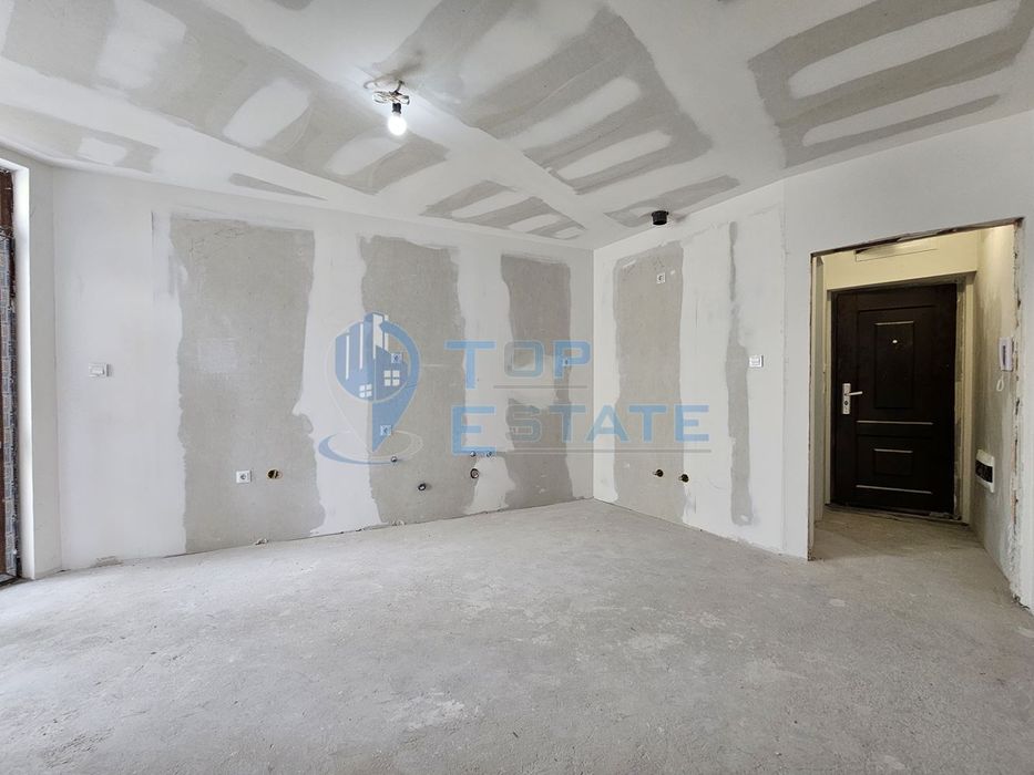 Продава се Двустаен апартамент в Велико Търново, Бузлуджа - 71 кв.м за 1113 €/кв.м - Снимка #1