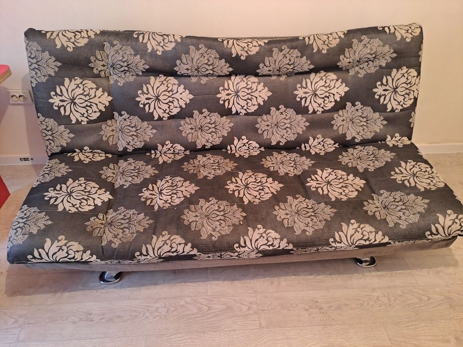 Отдам диван с кресло бесплатно