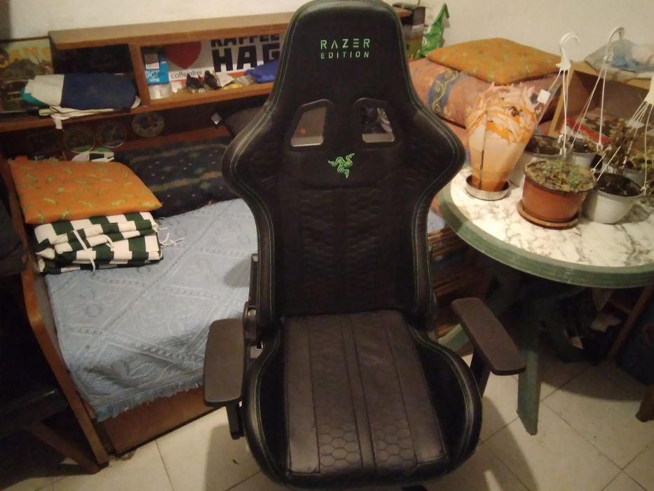 Офис геймърски стол