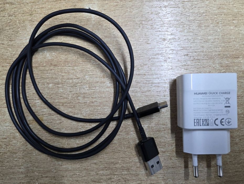 Продам смартфон HUAWEi Nova 3