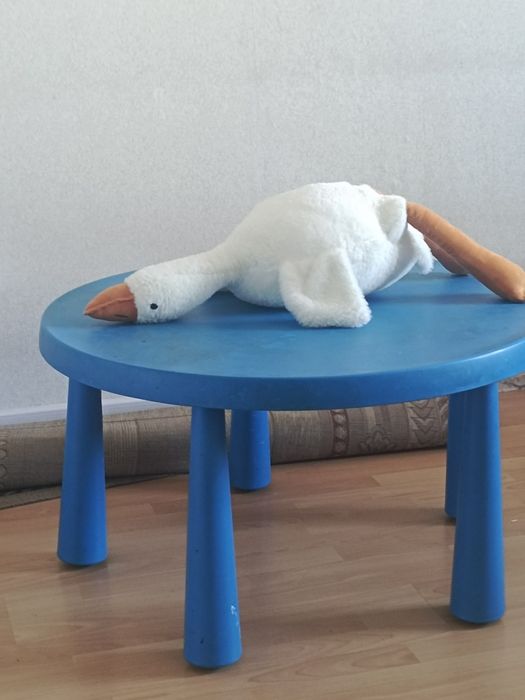 Детский стол в хорошем состоянии