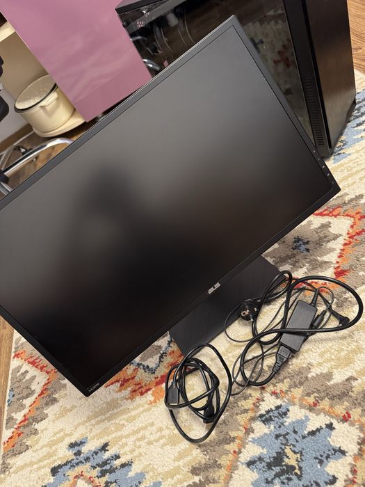 Vand monitor Asus 24inch in stare perfecta