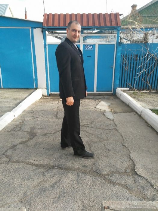 Продам классический костюм