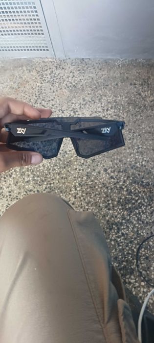 Продавам очила ZKY