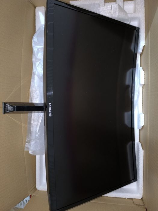 Монитор 24 дюйма Samsung