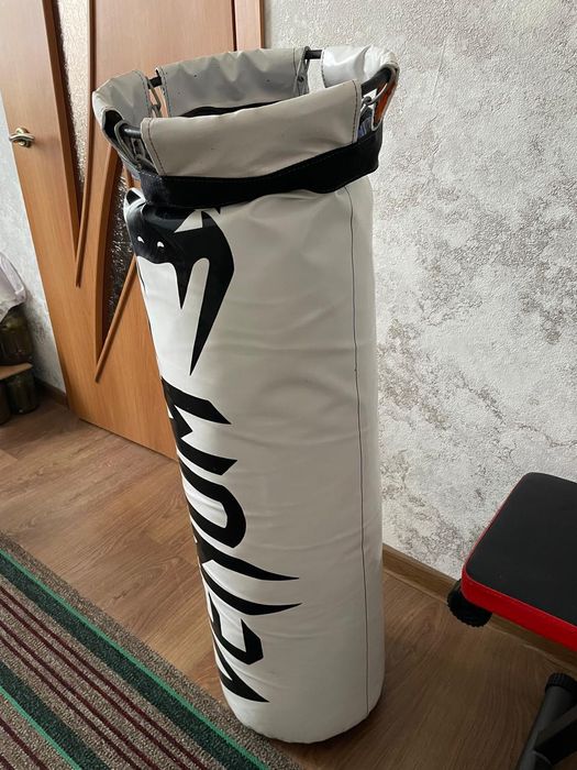 продам боксёрскую грушу