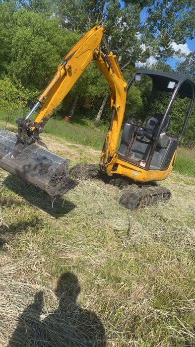 Inchiriez miniexcavator mini excavator 1.5t