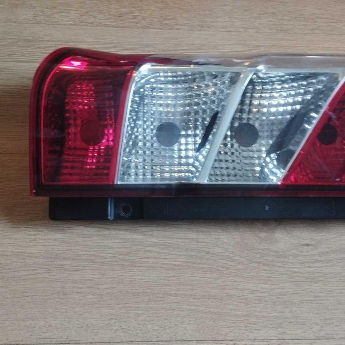 Ляв стоп за Iveco.