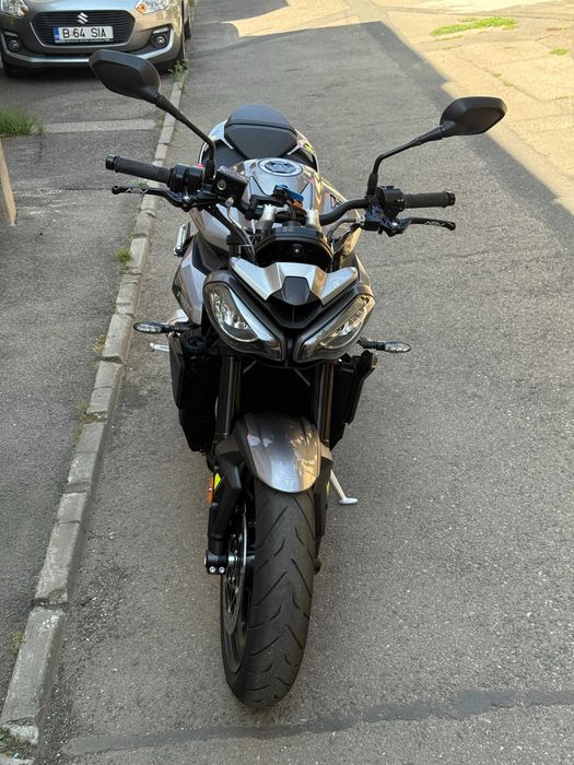 Triumph Street Triple R 765 (2023)