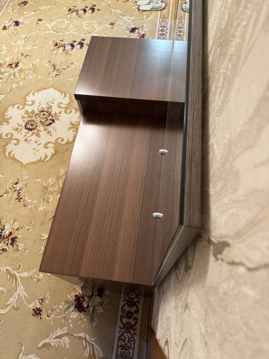 Трюмо с зеркалом - фабричный Китай