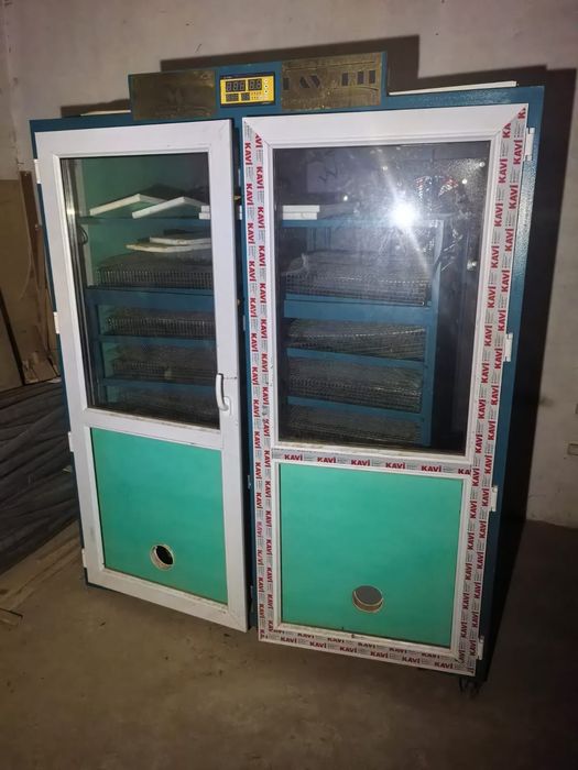 Продам  инкубатор новые