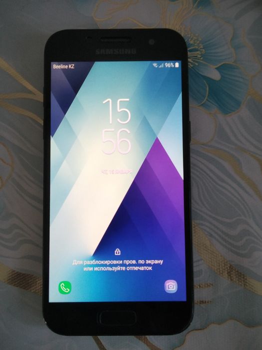 Самсунг а3 жағдайы өте жақсы