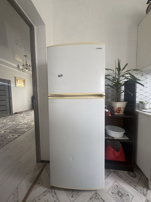 Продам холодильник