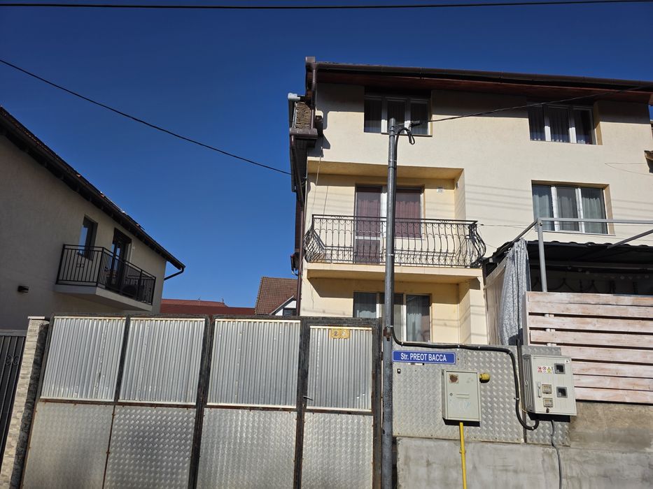 Inchiriez sau vând apartament la casa cu 4 camere 91 mp Valea Aurie