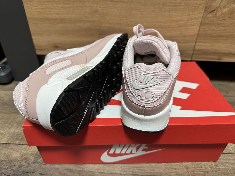 Nike Air Max 90 дамски маратонки НОВИ