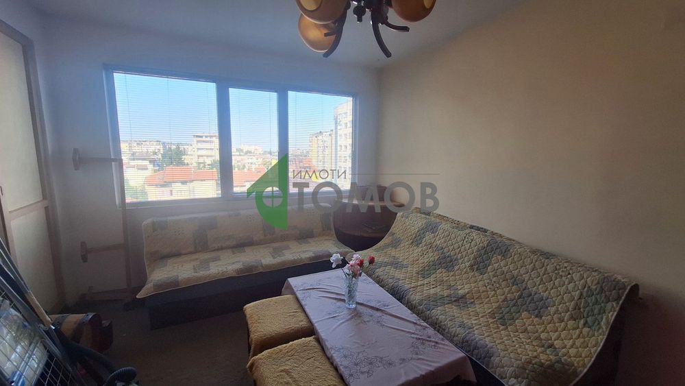 Двустаен апартамент с кухня в кв. Опълченски