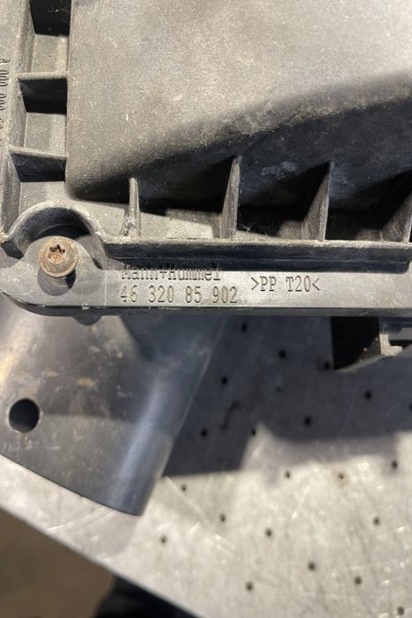 Carcasa filtru aer A 000 090 50 01 Mercedes-Benz Sprinter a 2-a gener