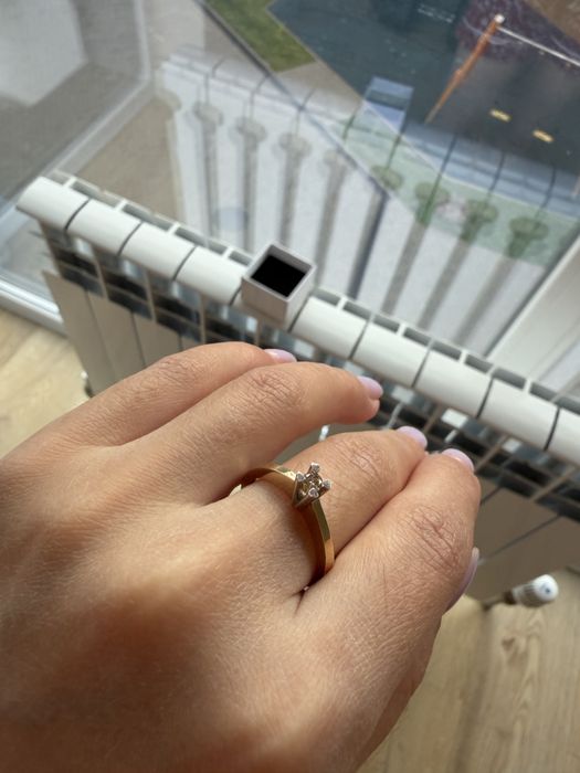 Бриллиантовое кольцо 17 размер