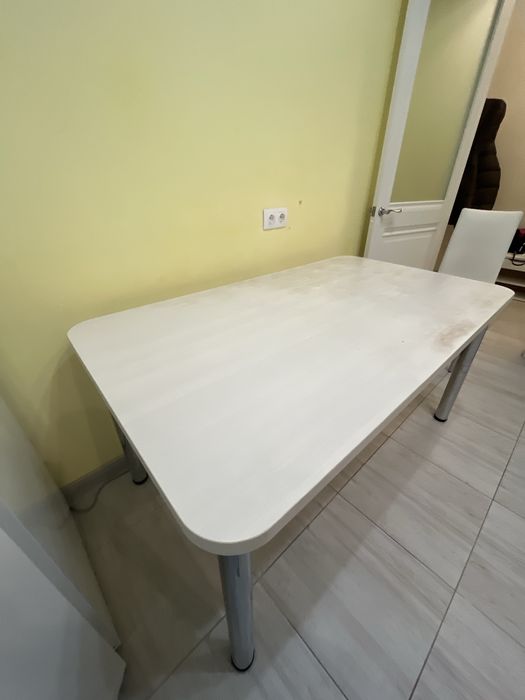 Обеденный стол со стульями, белый современный