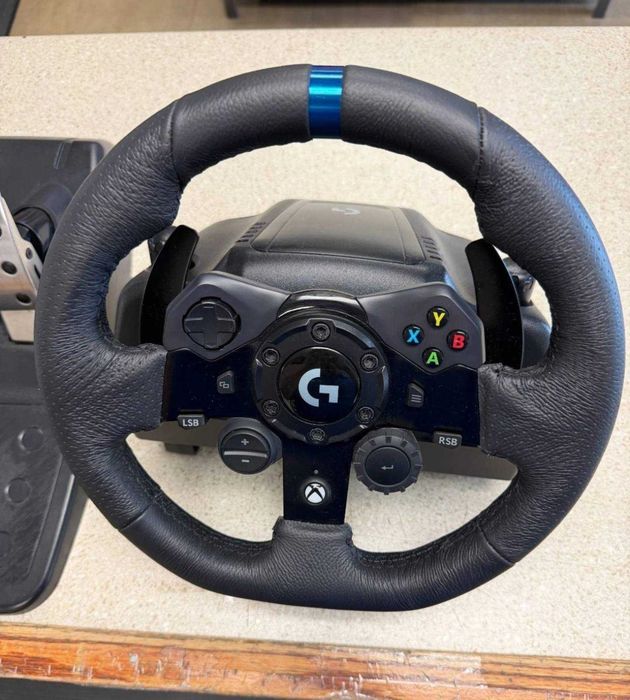 С Гаранция Logitech G923 TrueForce като нов