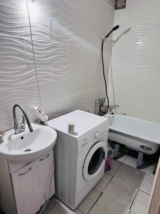 Продам студию в цоколе (Левый берег)