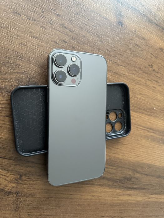 Продавам айфон 13 про макс 256