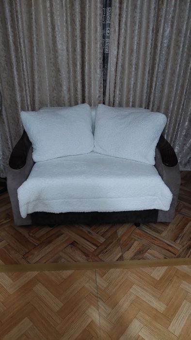 Срочно продам диван и диванчик