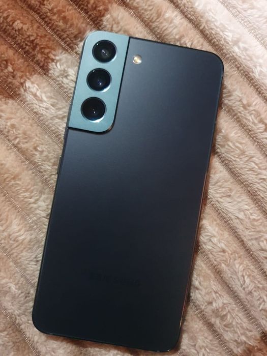 Продам или обменяю Самсунг S22