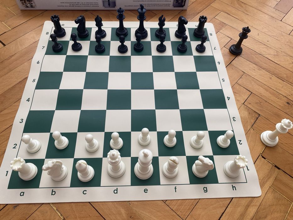 Нов шахматен комплект