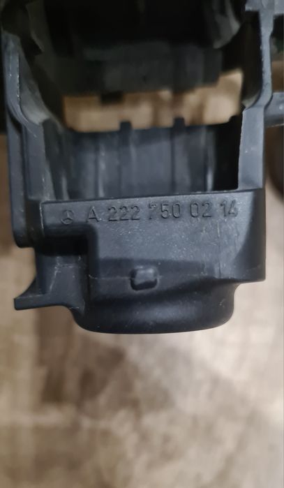 Държач за предна камера на мерцедес S класа W222