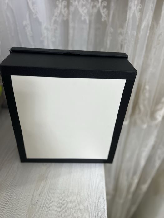 Коробка для подарок размер 28смна 28 см.высота 12 см