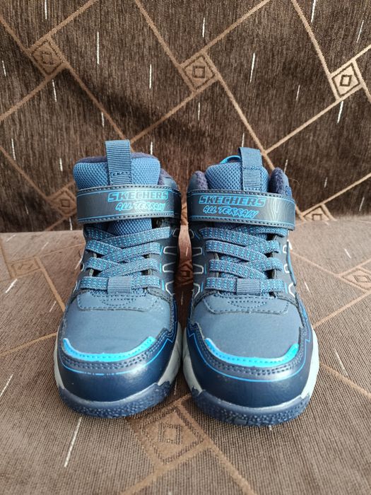 Ghete.   Skechers