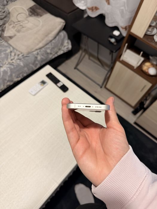 İphone 12 mini без следи