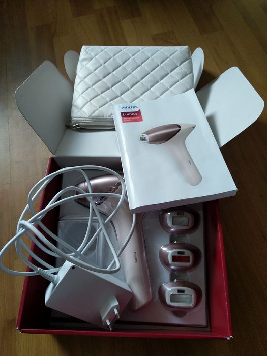 Фотоепилатор Philips Lumea BRI958