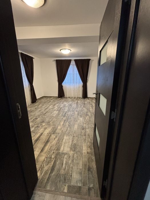 Casă  de   vânzare