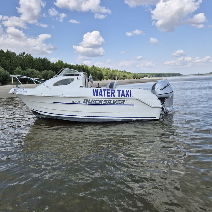 Barcă cu motor Quiksilver 420