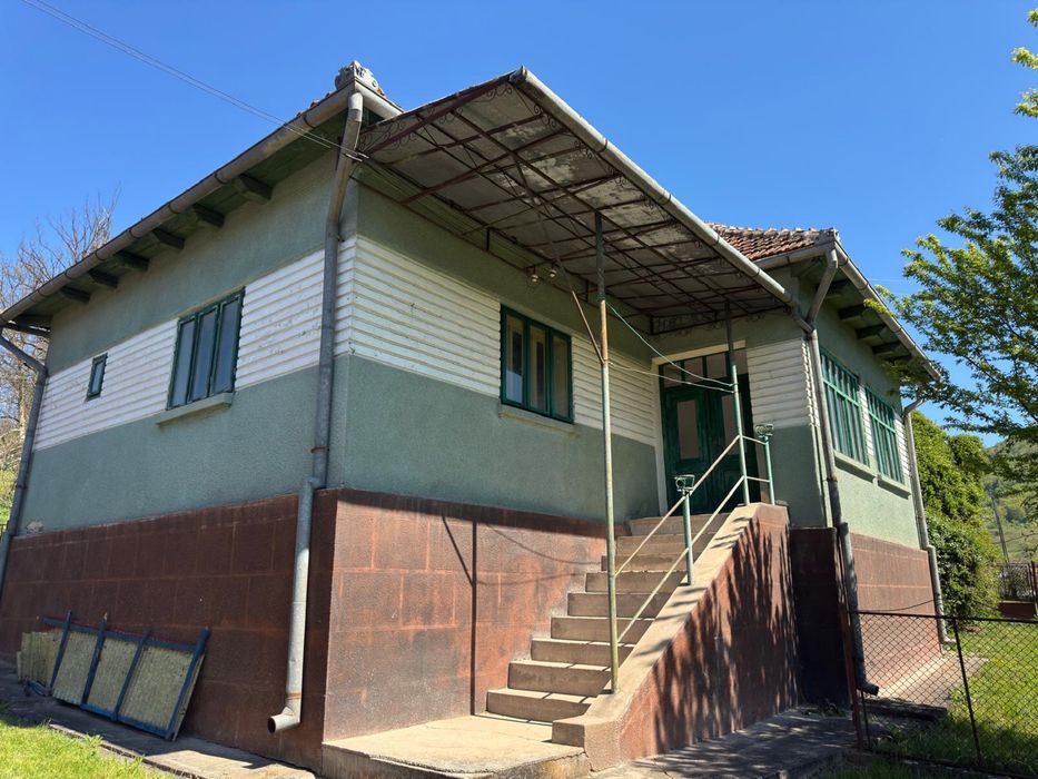 Vand sau schimb cu apartament în Deva, casa in Hartagani