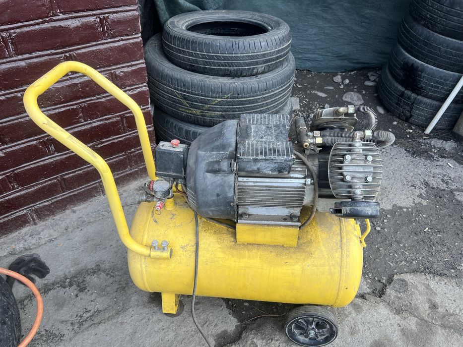 Компрессор 2та поршенли 50л