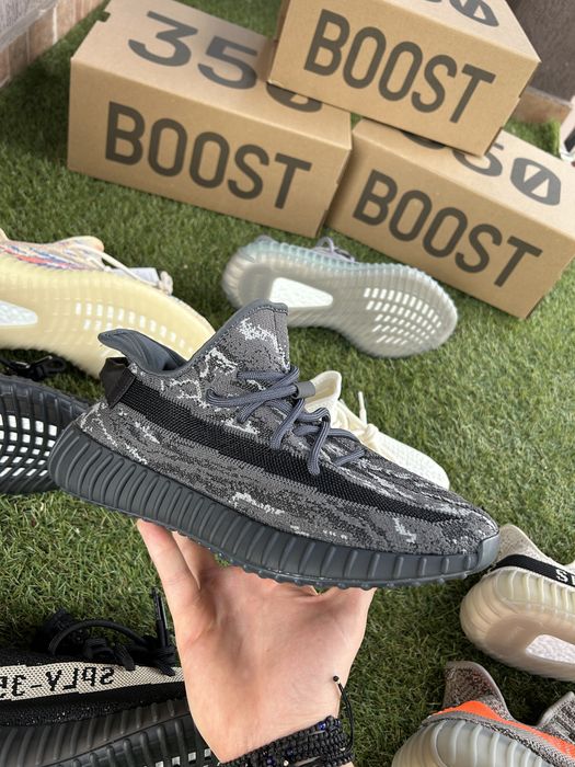 REDUCERE!! Adidasi // YEEZY BOOST 350 V2 \\ Premium / Full box