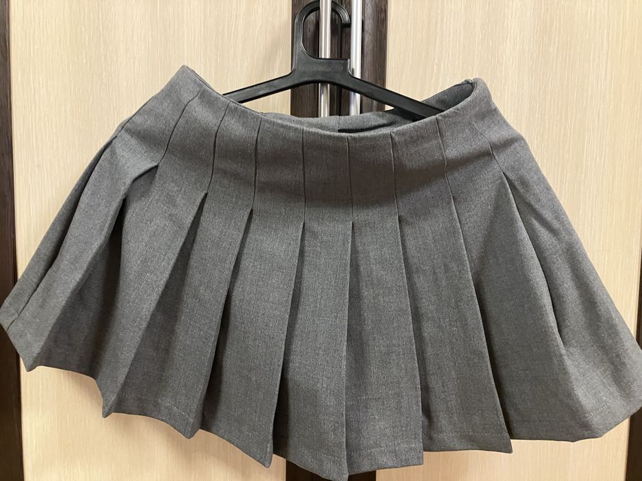 Плисирана пола-панталон