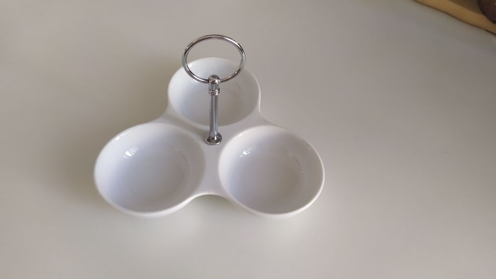 Плато за сервиране на ядки или друг ордьоври