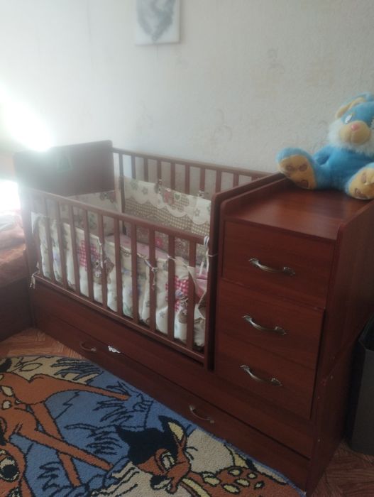 Отдам кроватку даром