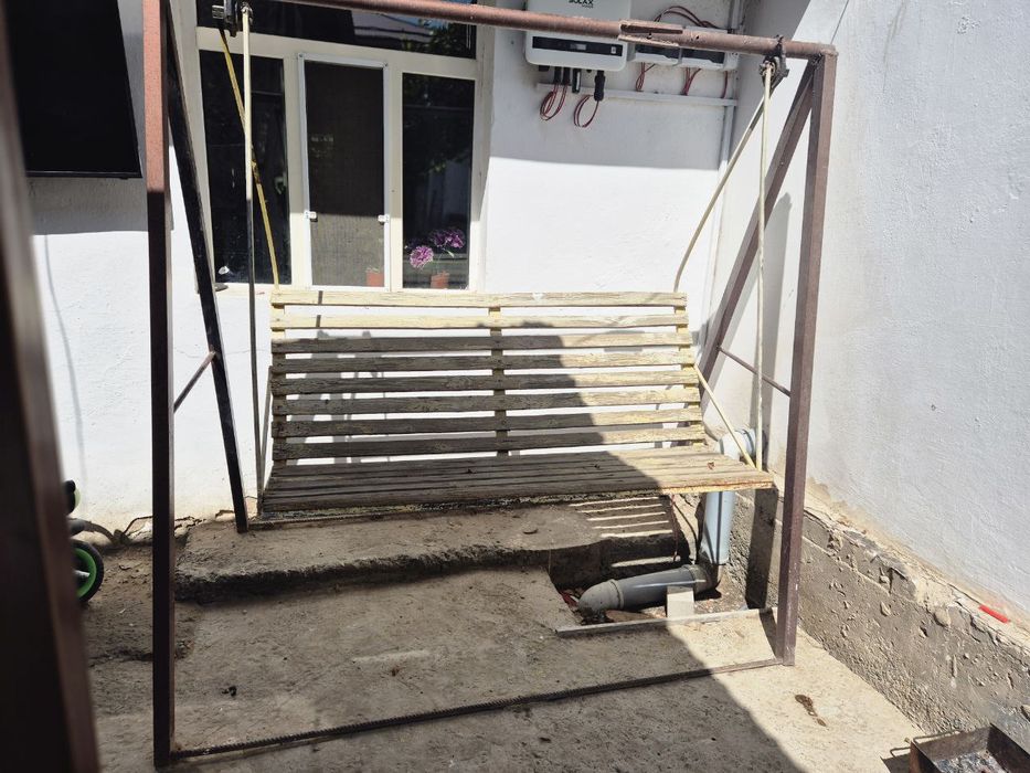 Продаётся качела состояние нормальное